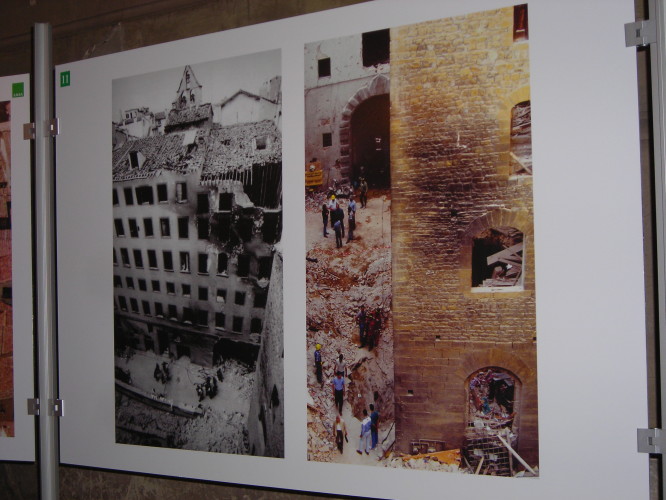 фото выставки - улица после взрыва